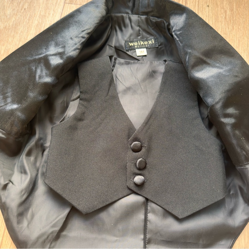 Weikexi Baby Boy 3M Black 4 Piece Suit Formal Tuxedo Set, Like New - Picture 6 of 8